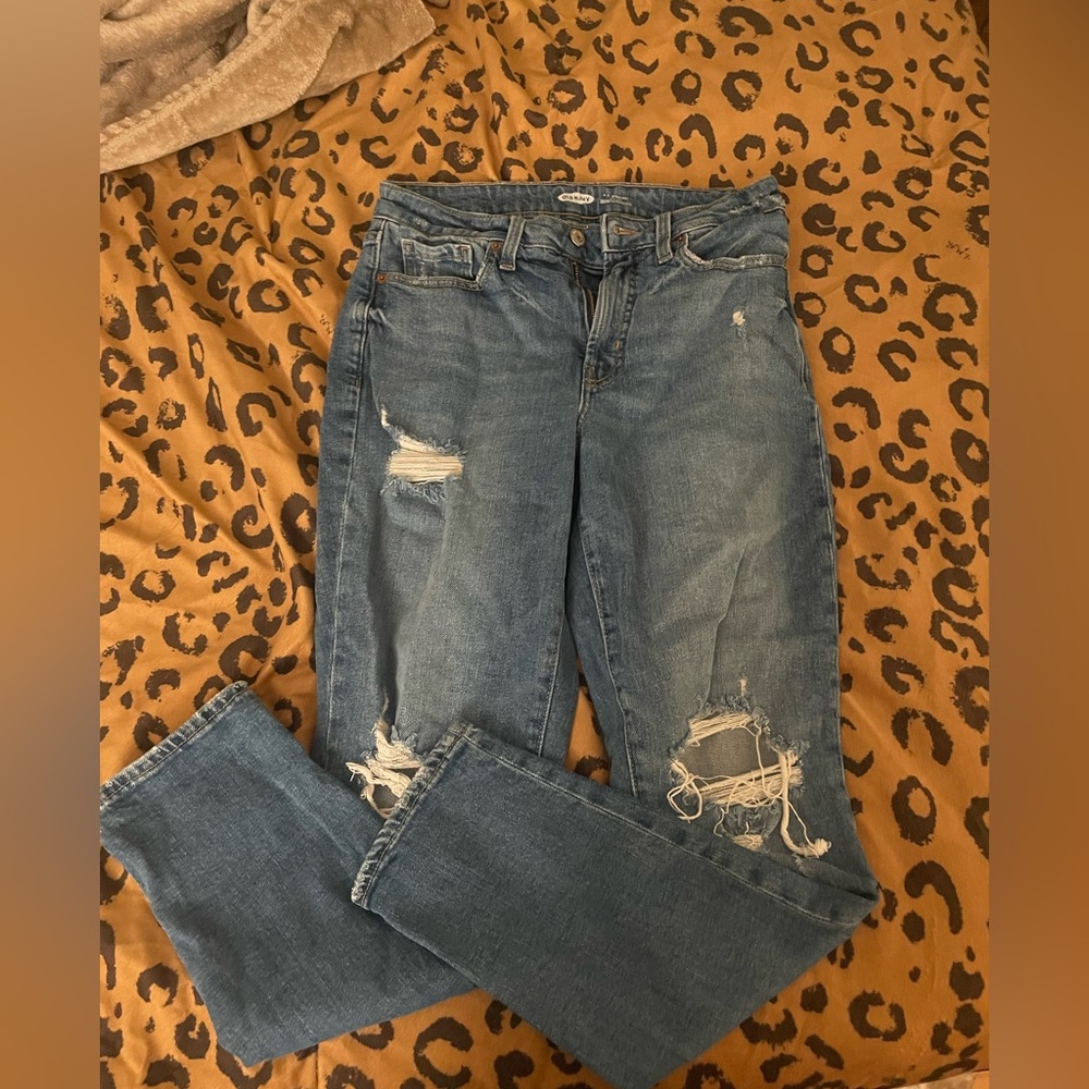 High waisted straight leg / boyfriend jeans with holes